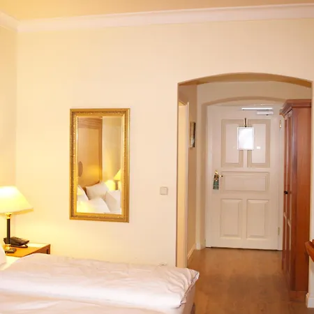 Residenz Heinz Winkler Отель 5*
